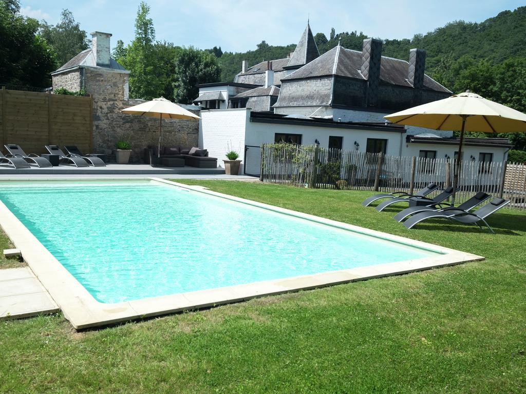 Modern Mansion In Hasti Re Par Del With Pool Villa Hastiere-par-dela Buitenkant foto